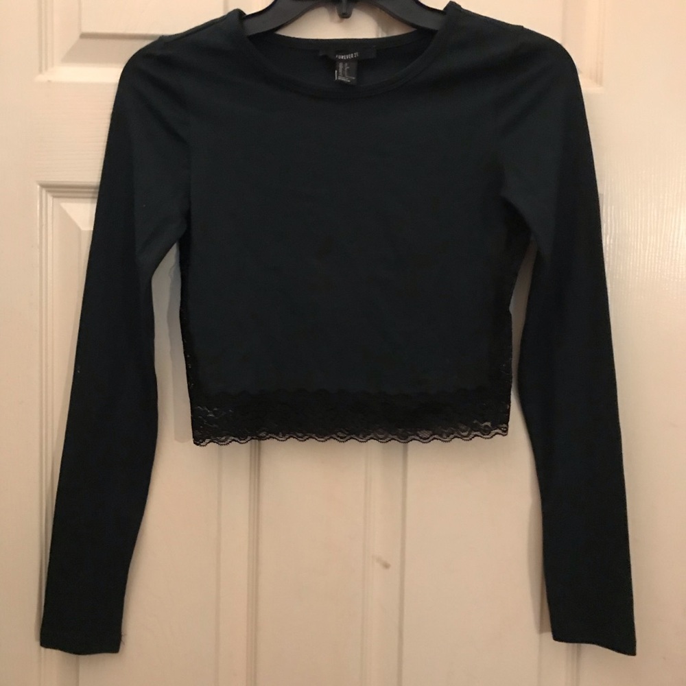 Hunter green is this short top cute for jrs.